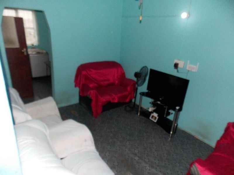 Cozy 2-Bed Home in Westcliff – Your Perfect Starter! - Photo 9