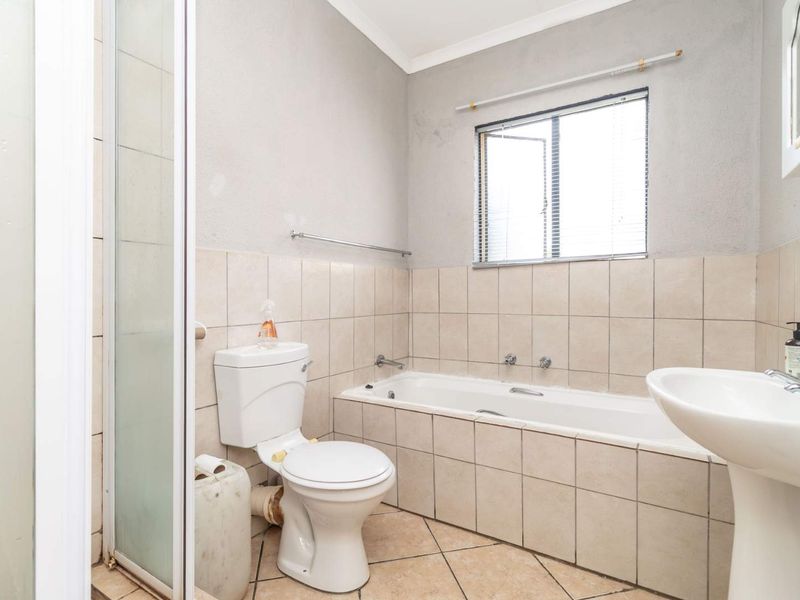 RENOVATED & READY FOR OCCUPATION - Photo 9