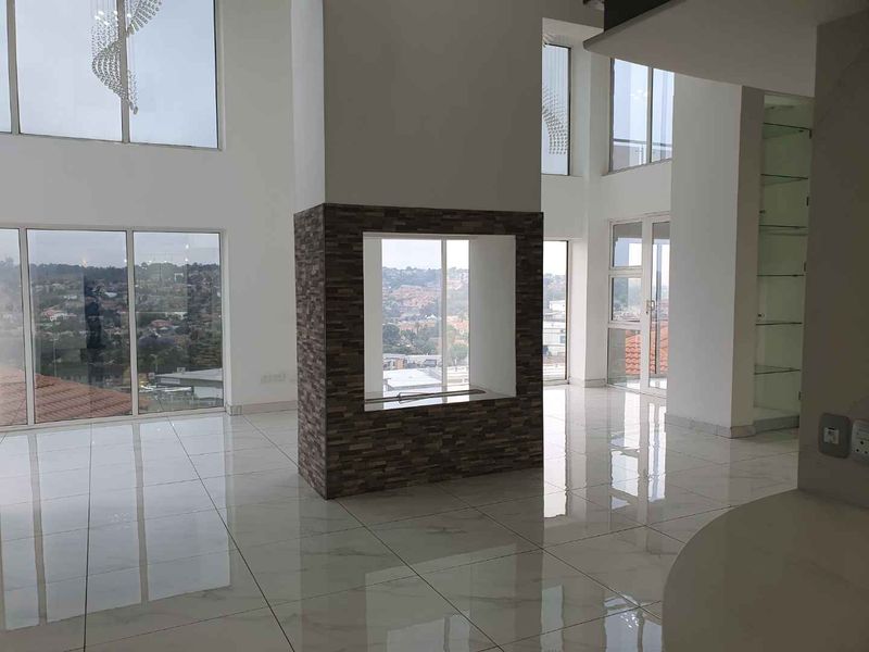 Hollywood Home in Bassonia - Photo 3