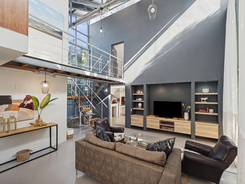 Industrial Style Luxurious Home - Photo 6