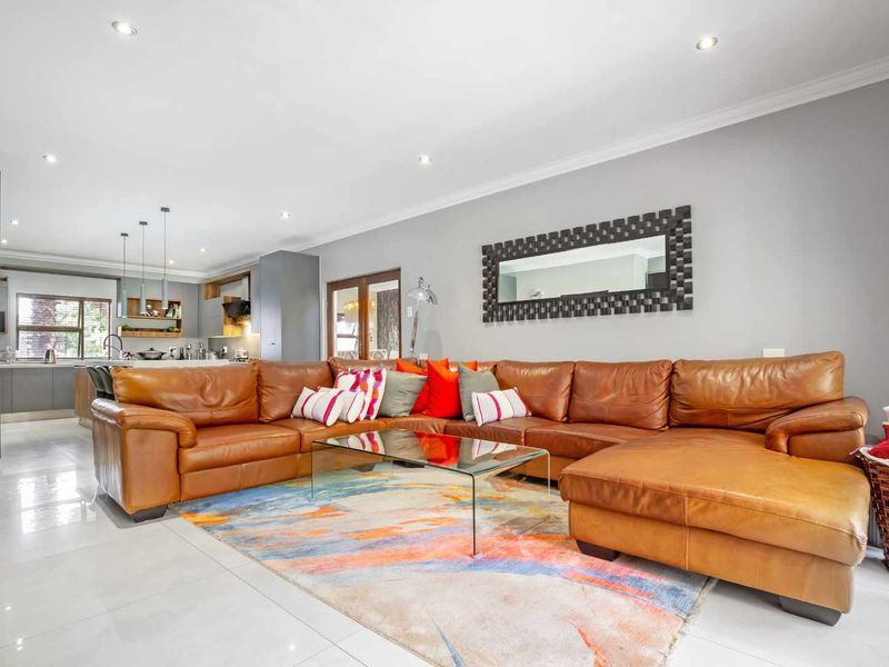 MODERN FURNISHED HOME - Photo 5