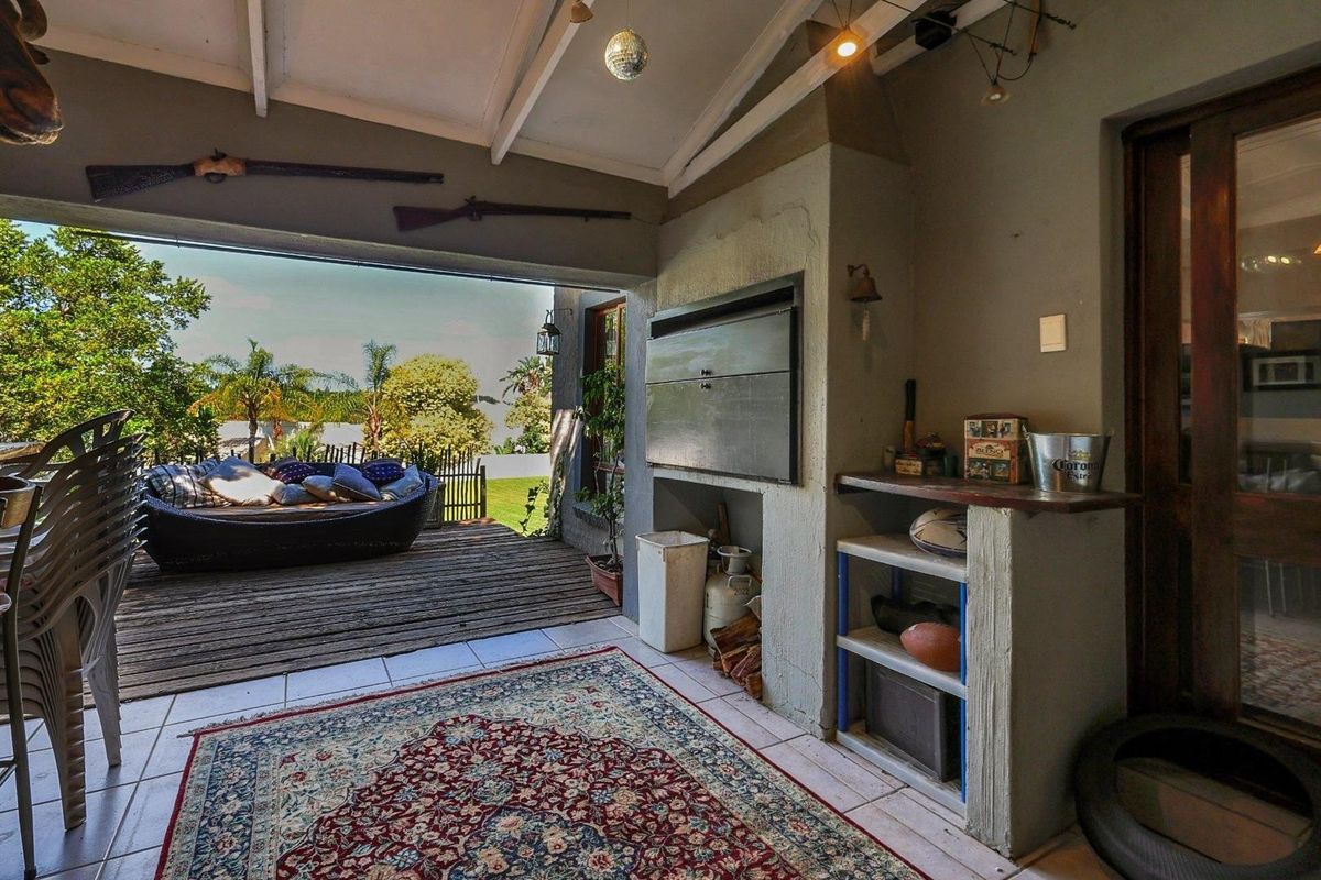 Prime Real Estate: Large Stand, Granny Flat, & Perfect Location - Photo 3