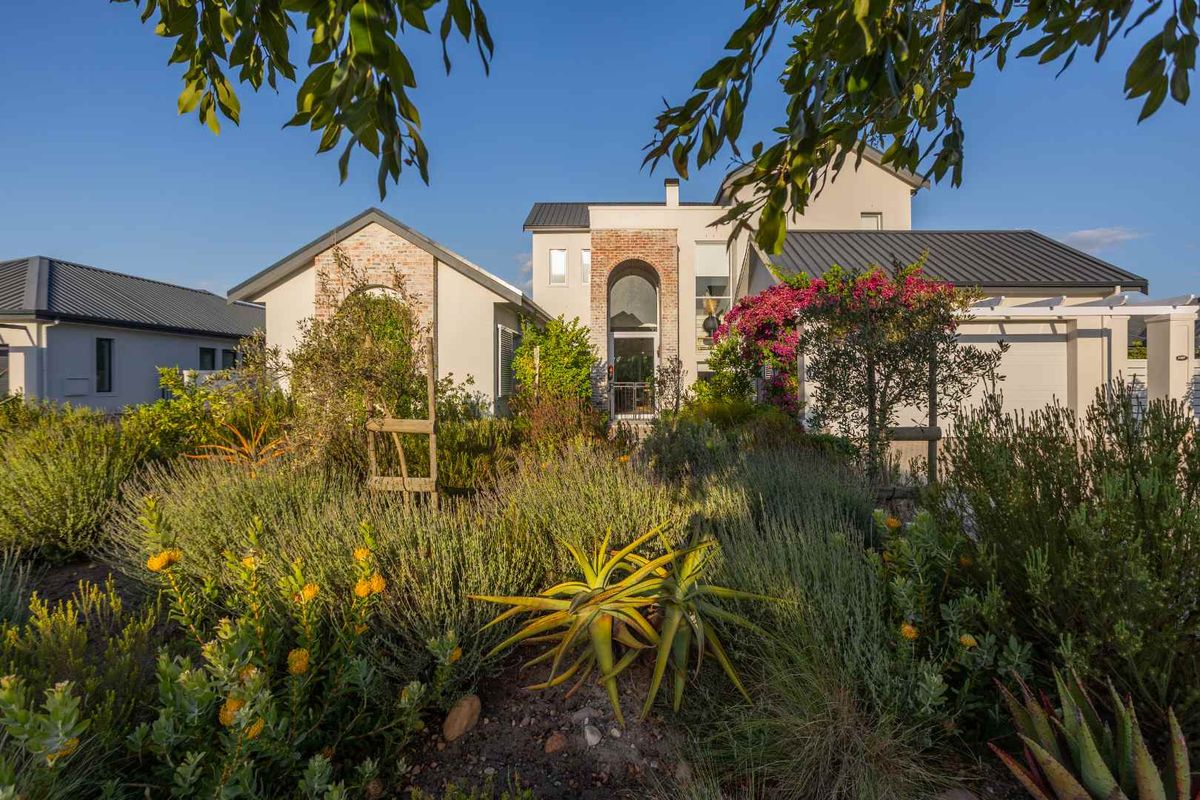 A Stylish Winelands Home with Character and Premium Finishes on Val de Vie Estate - Photo 4