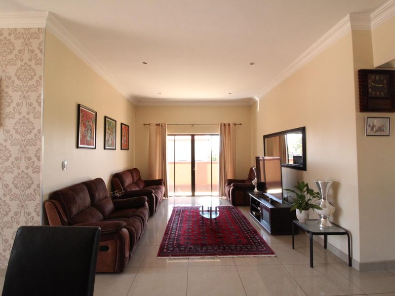 Luxury Fairway Living with Exceptional Views - Photo 5