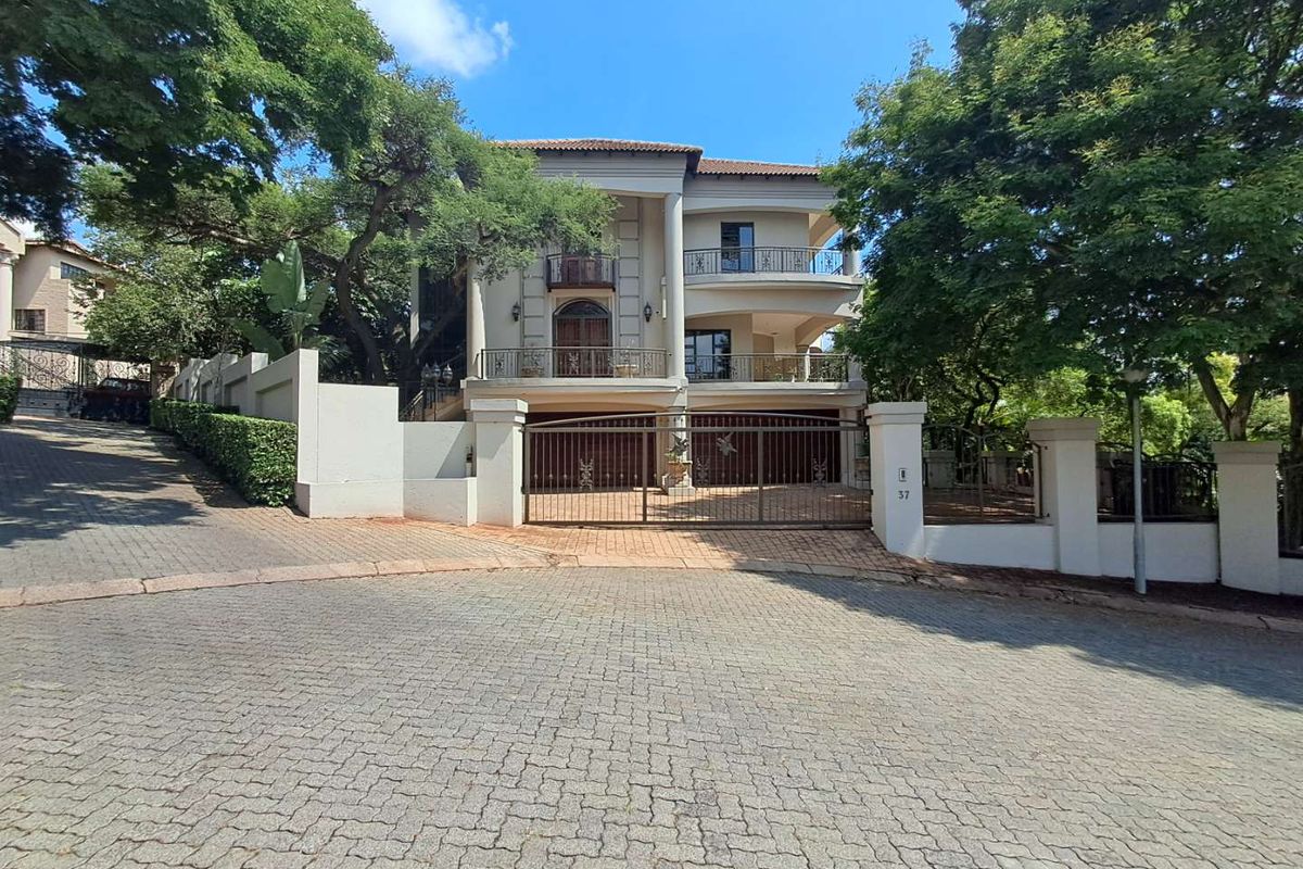 4 Bedroom, 4.5 bath, Elegant Family Home - Magalieskruin - Photo 2