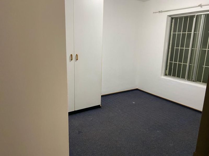 3 Bedroom Ground Floor Unit For Sale - Photo 10