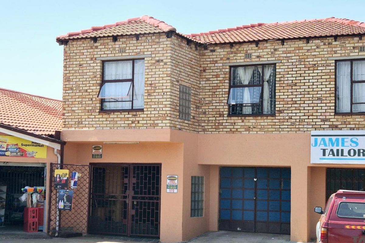 Excellent Investment Opportunity – Mixed-Use Commercial Property - Photo 2