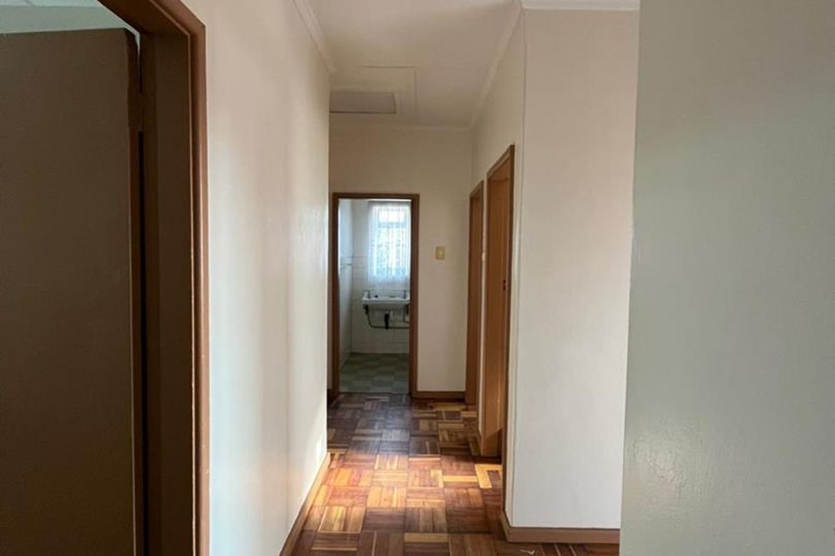 1 Spacious Flat to Rent in Sidwell - Photo 5