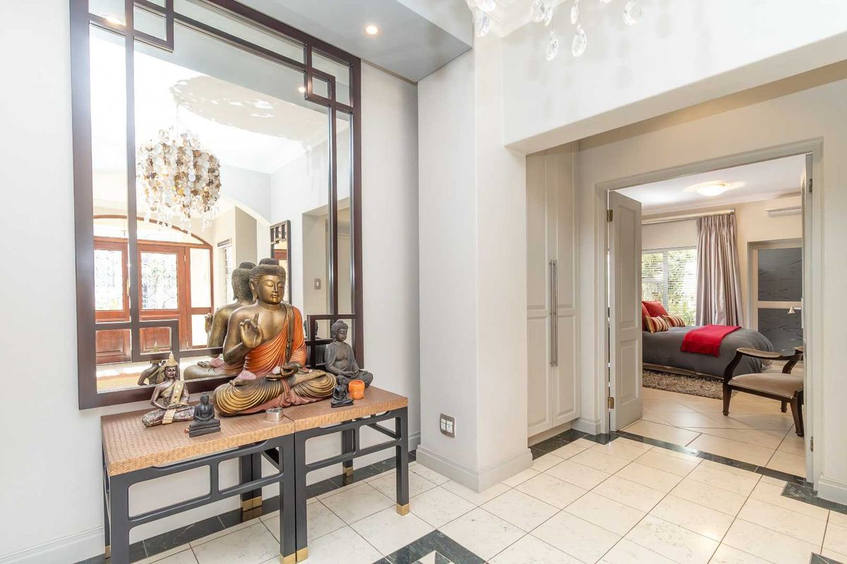 Sophisticated Living in Sought-After Brooklands Estate - Photo 5