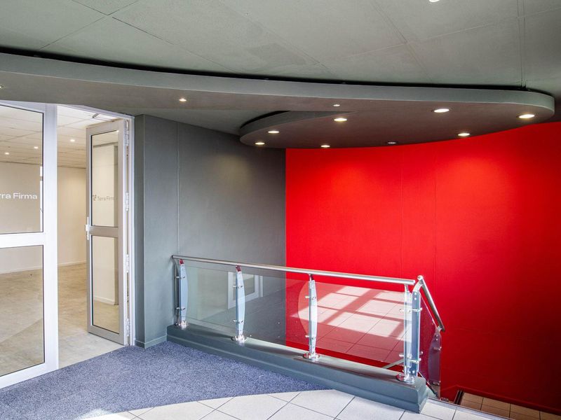 Premium First-Floor Office with Balcony & Panoramic Views – Steenberg Office Park, Westlake - Photo 10