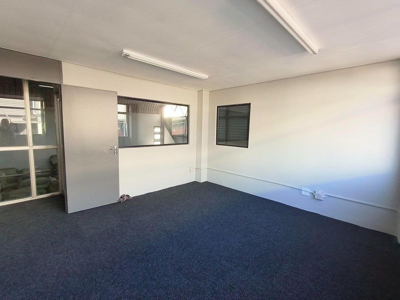 Industrial Park - Mini Factory - 261m2 - Photo 2