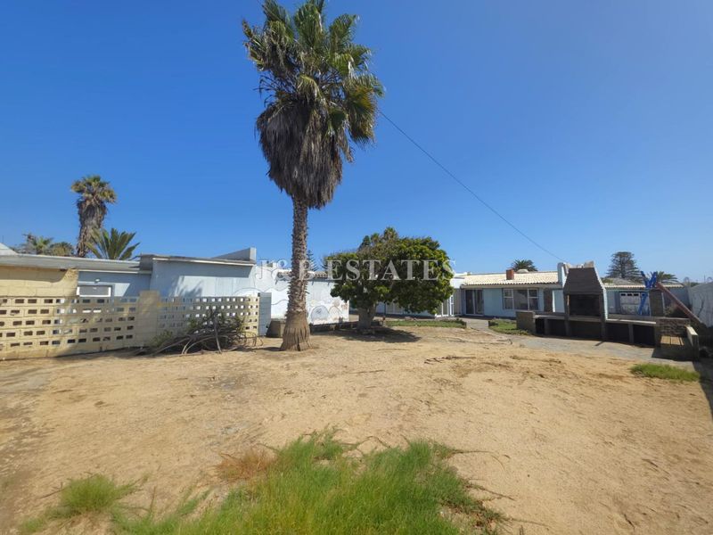 Spacious Property In CBD - Photo 3