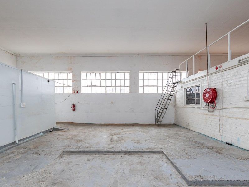 Warehouse and Office space in Quiet suburb of Heathfield - Photo 10