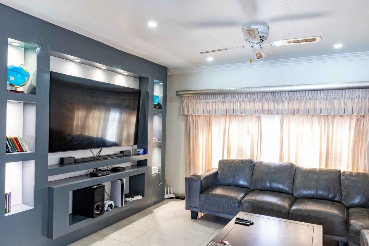 Well Priced and Well Located, - Photo 4