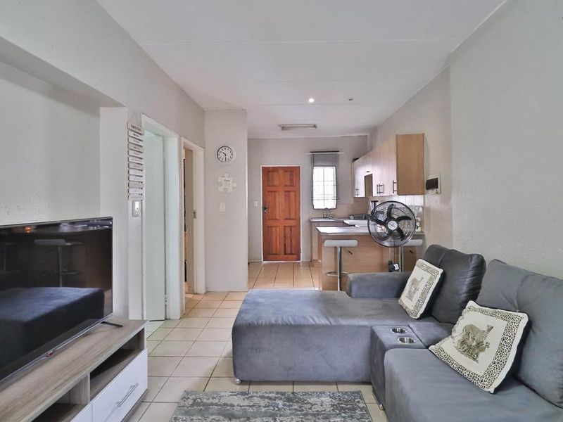 A Specious 2Bedroom 2Bath Apartment for Sale - Photo 2