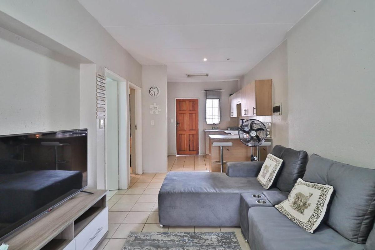 A Specious 2Bedroom 2Bath Apartment for Sale - Photo 2