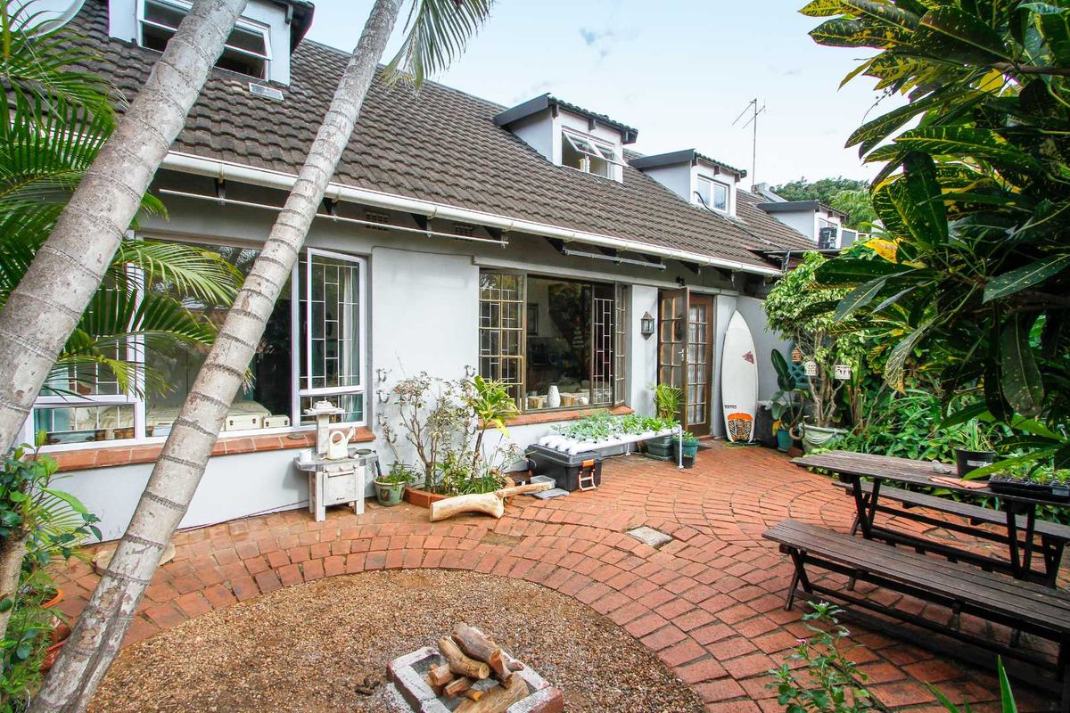 Pet friendly Garden Townhouse within 500 meters of the Beach!! - Photo 2