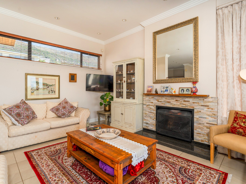 Elegant Estate Living With a View - Photo 7