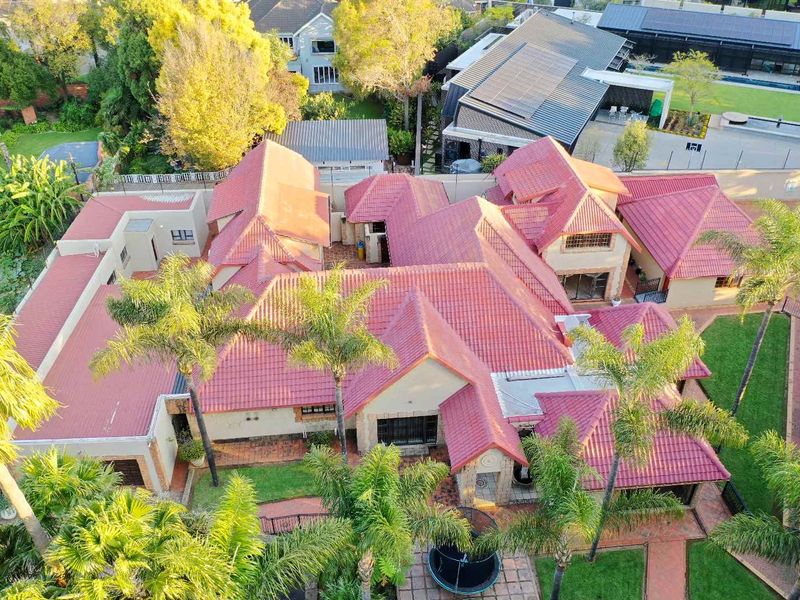 An Extensive and Versatile Classic Family Home in Beautiful Rynfield Estates - Photo 3