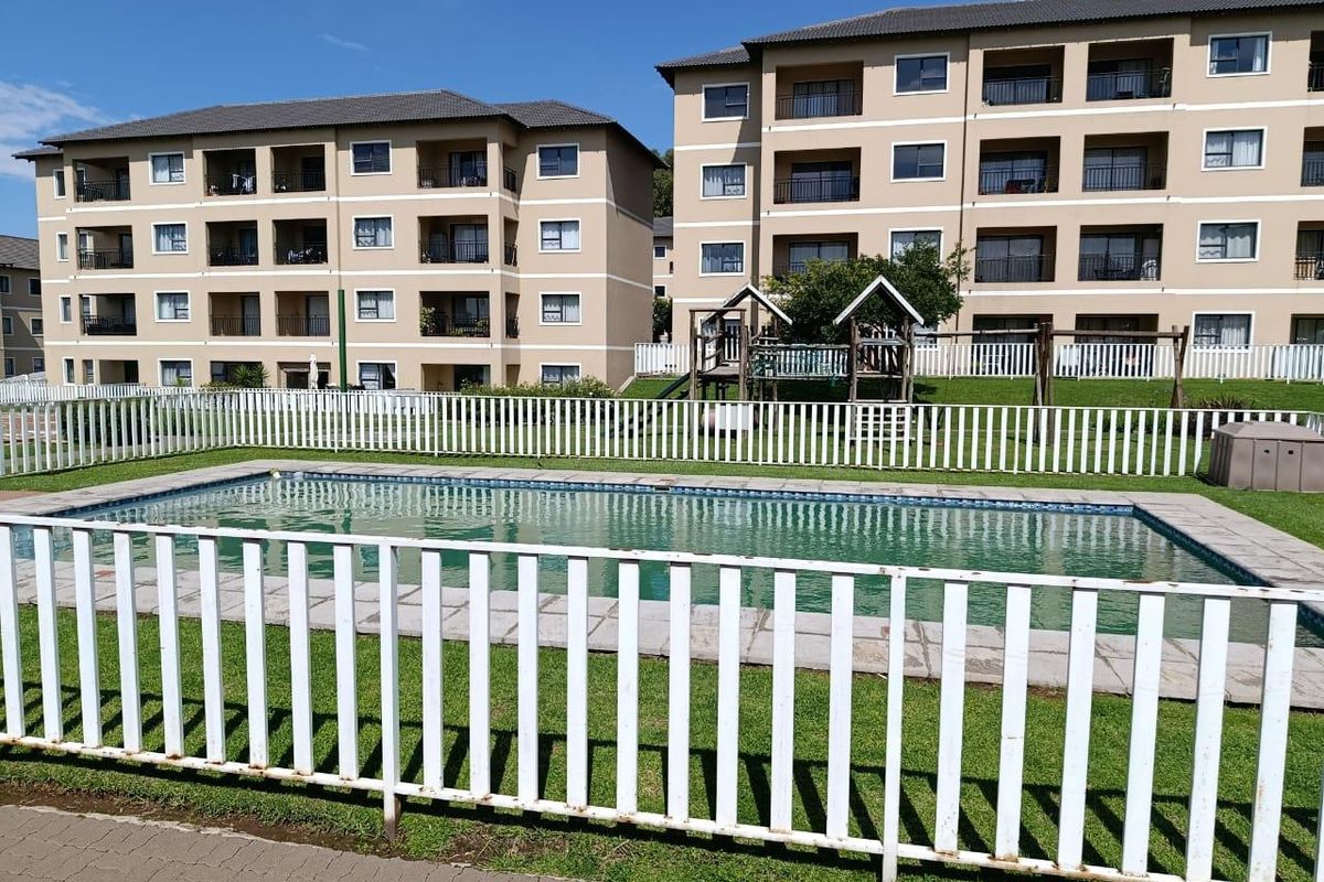 STOP AND LOOK AT THIS 2 BEDROOM BARGAIN! - Photo 4