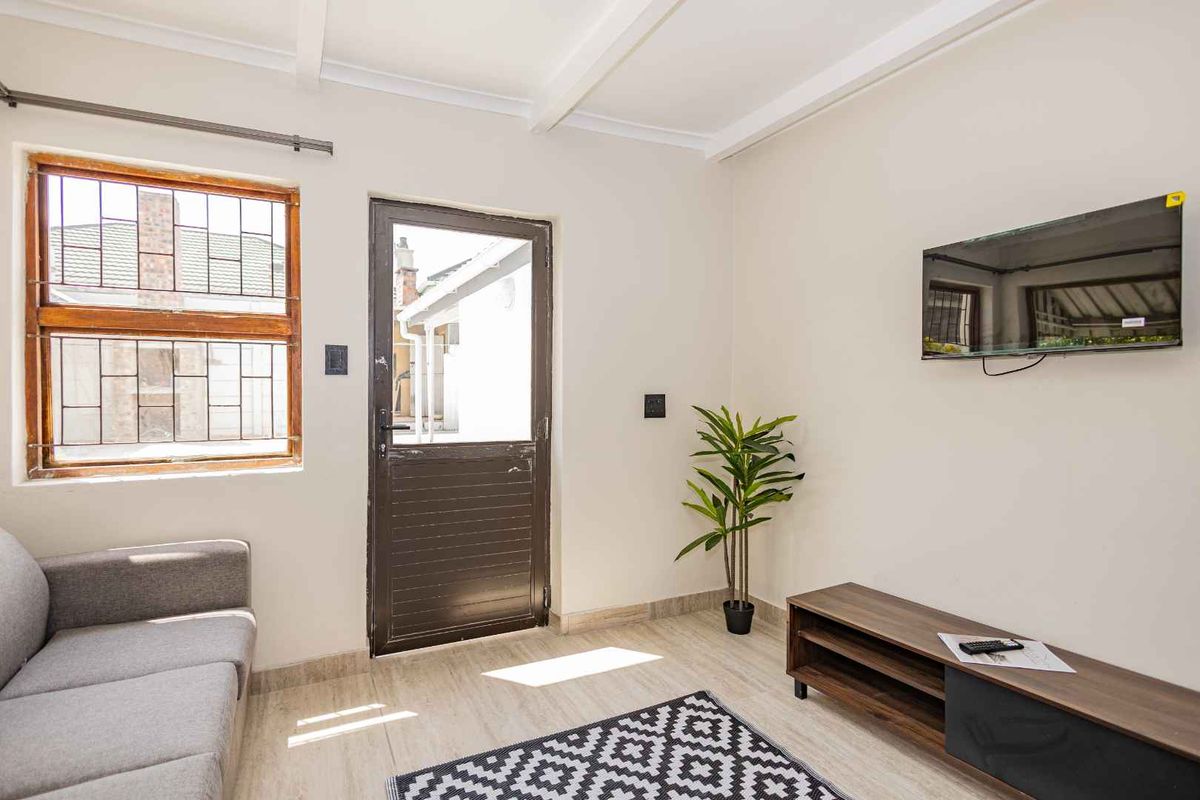 La Bella Vida Self Catering Apartments - Photo 2