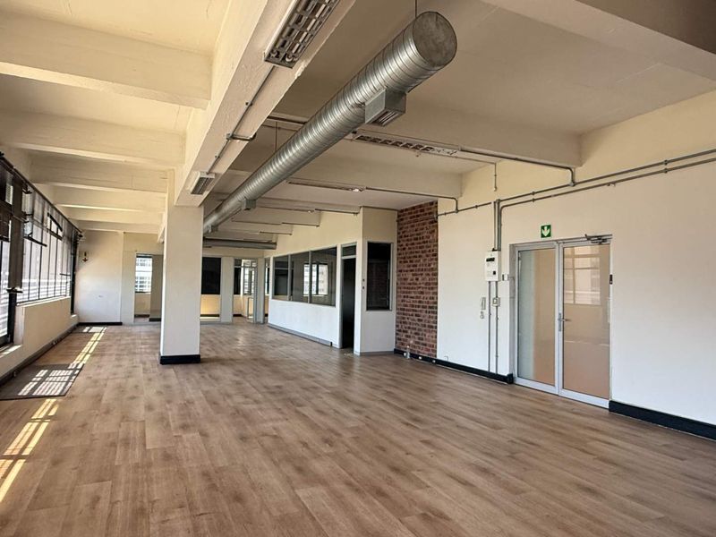 212m2 4th floor office to let in Loop Street - Photo 4