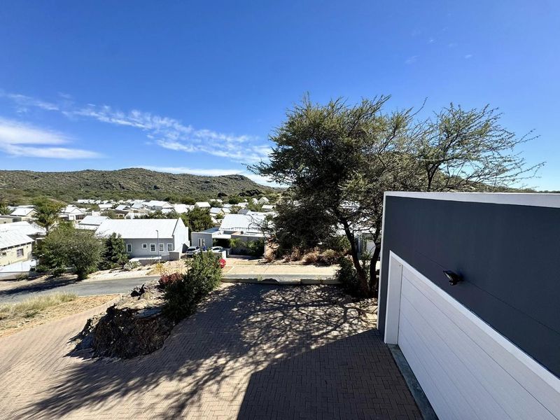 4 Bedroom House TO Let in Elisenheim - Photo 3