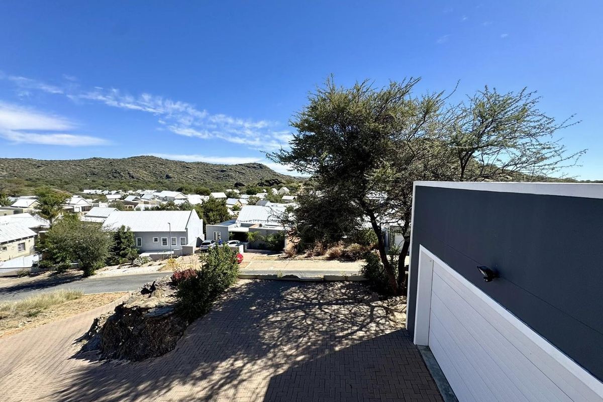 4 Bedroom House TO Let in Elisenheim - Photo 3