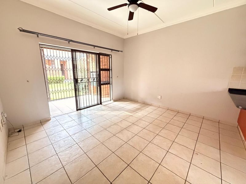 Ground Floor Town House - Photo 8