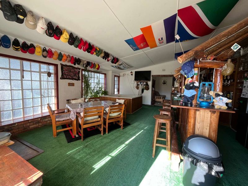 Spacious 4-Bedroom Family Home on a Tranquil Smallholding – Just 12 km from Upington - Photo 7