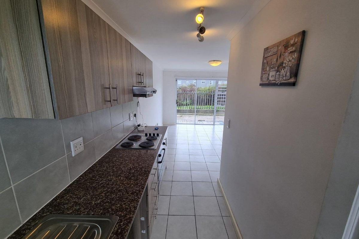 Unfurnished Two Bedroom Ground Floor Apartment To Rent in Muizenberg - Photo 2