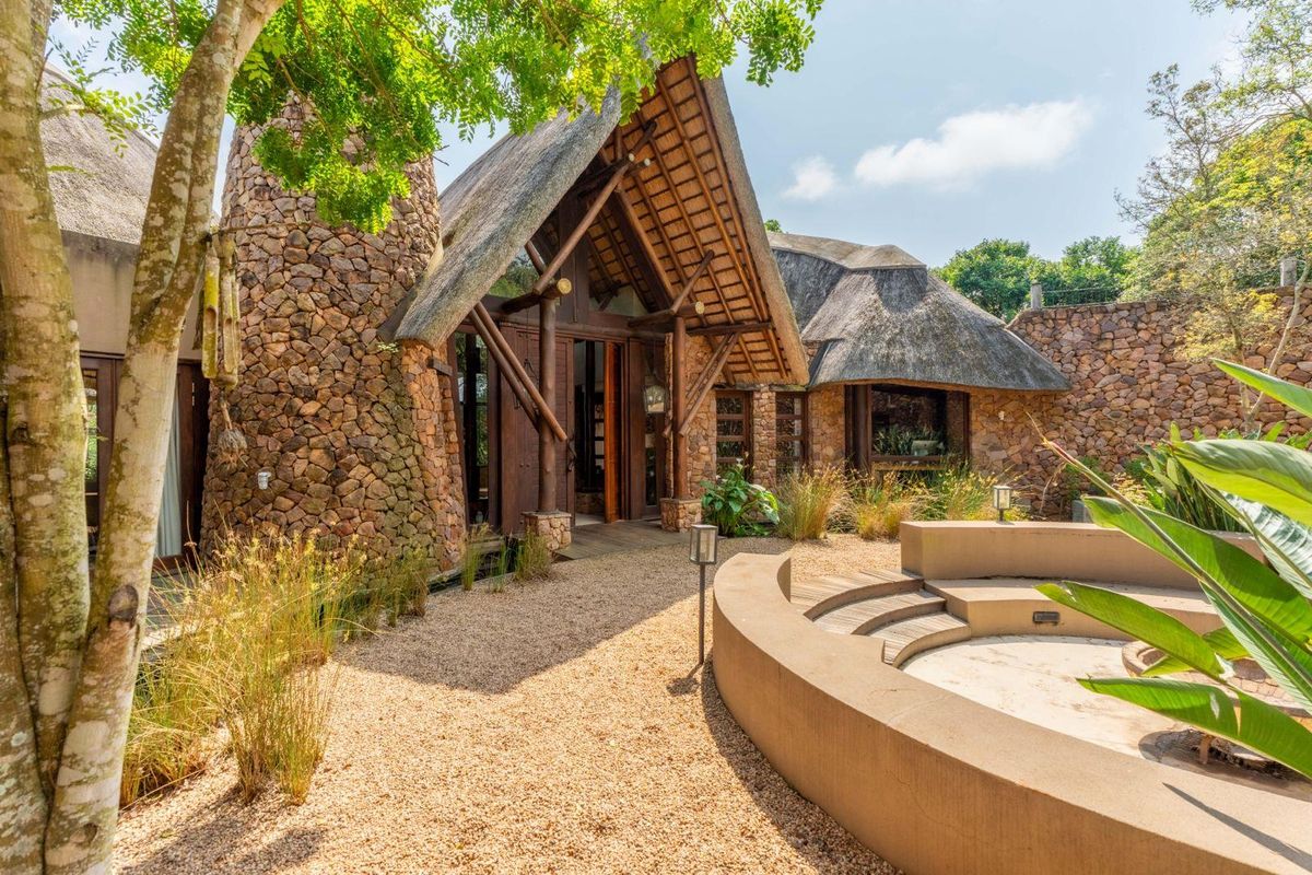 Exclusive 3-Bedroom Luxury Home in Phezulu Safari Estate - Photo 5