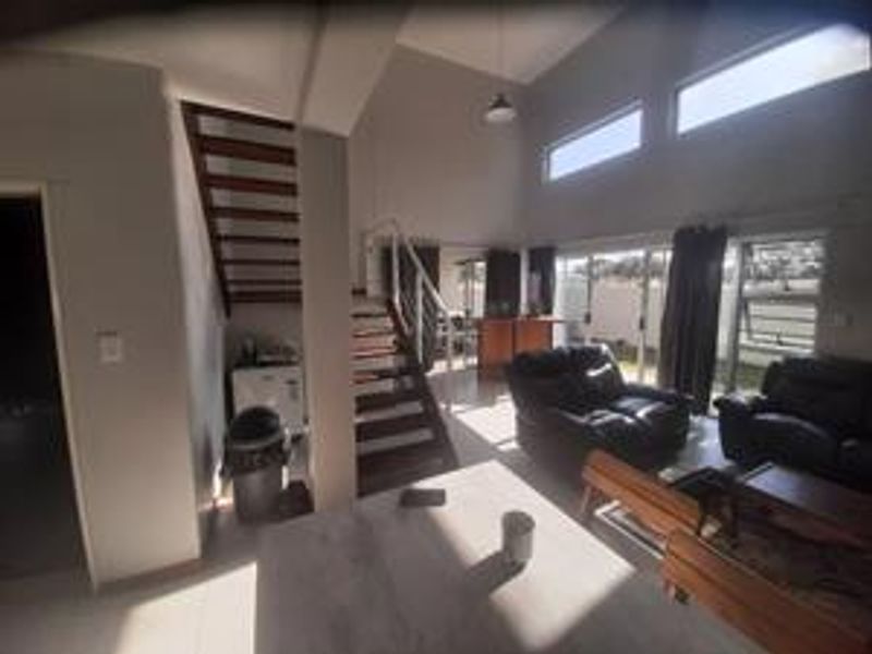 SELLING TOWNHOUSE BELOW VALUATION & AT A REDUCED PRICE - Photo 2