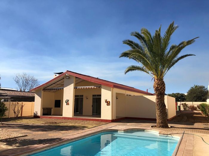 Property #2494408, House Rental Monthly in Suiderhof