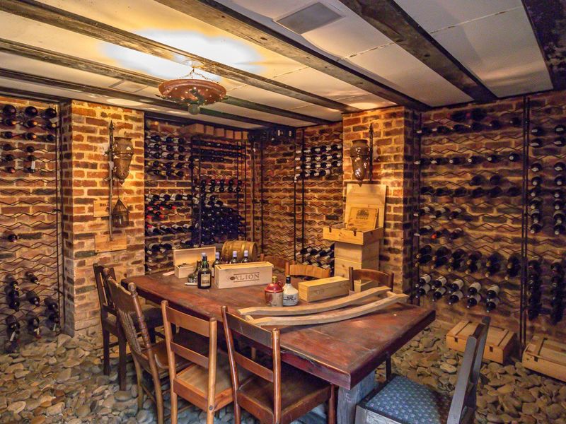 Exceptional Lodge-Style Residence with Cottages - Photo 7