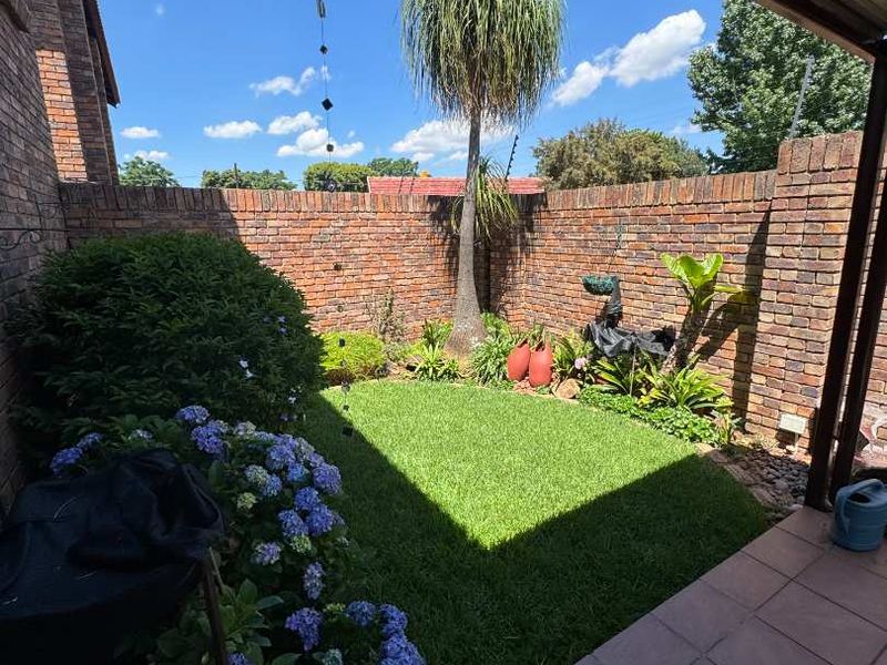 Duplex Townhouse for Sale - Photo 6