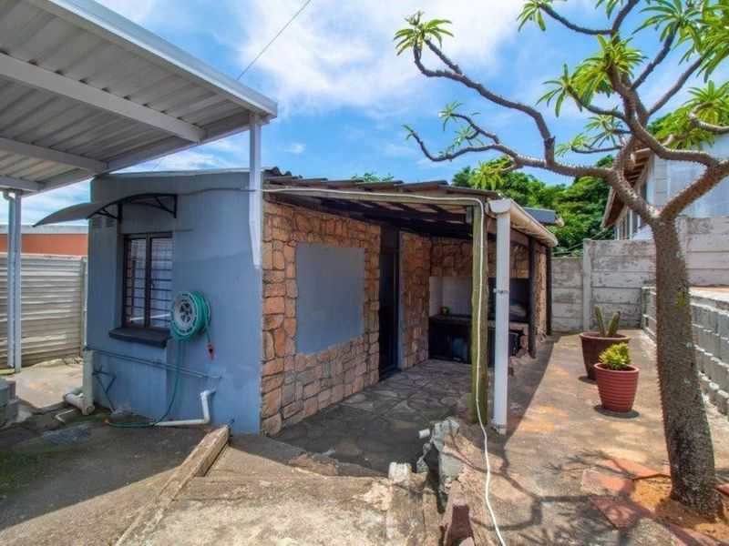 Spacious Family Living with Income Potential - Photo 6
