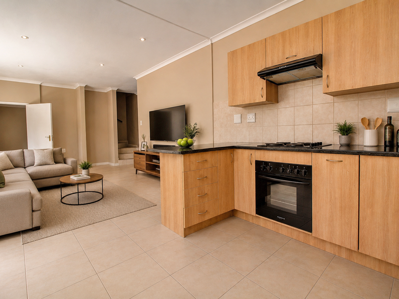 Light-Filled 3-Bedroom Duplex in Heart of Radiokop – Don’t Miss Out! - Photo 5