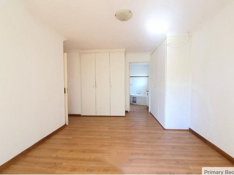 ACTIVE LIFESTYLE IN SECURE COMPLEX. - Photo 9