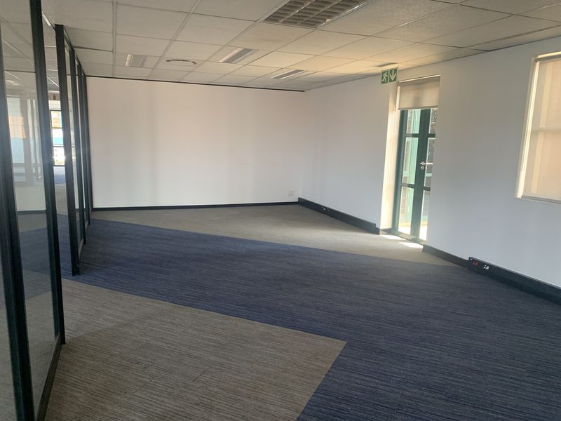 295m2 Rivonia Office To Let - Photo 10