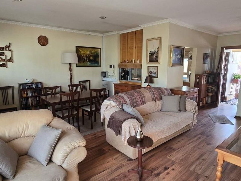 Elegant Retirement Living 2-Bedroom 2-Bathroom  Now Available in Marmanet Retirement Village - Photo 4