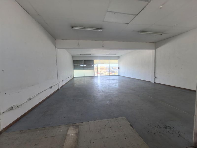 116m2 premises to let - Photo 9