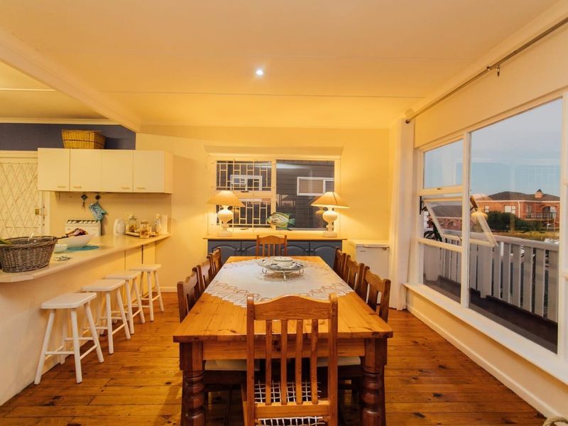 Furnished Coastal Retreat with Panoramic Ocean Views in Vermont - Photo 9