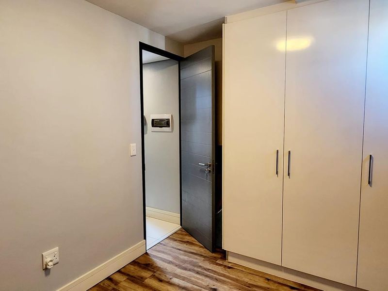 77 On Independence - Photo 8