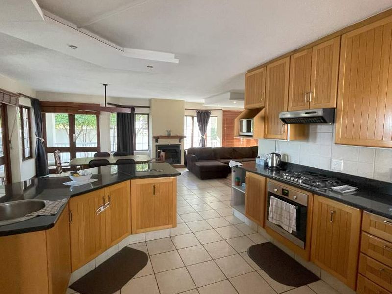 Family home - Owners relocating - Photo 6