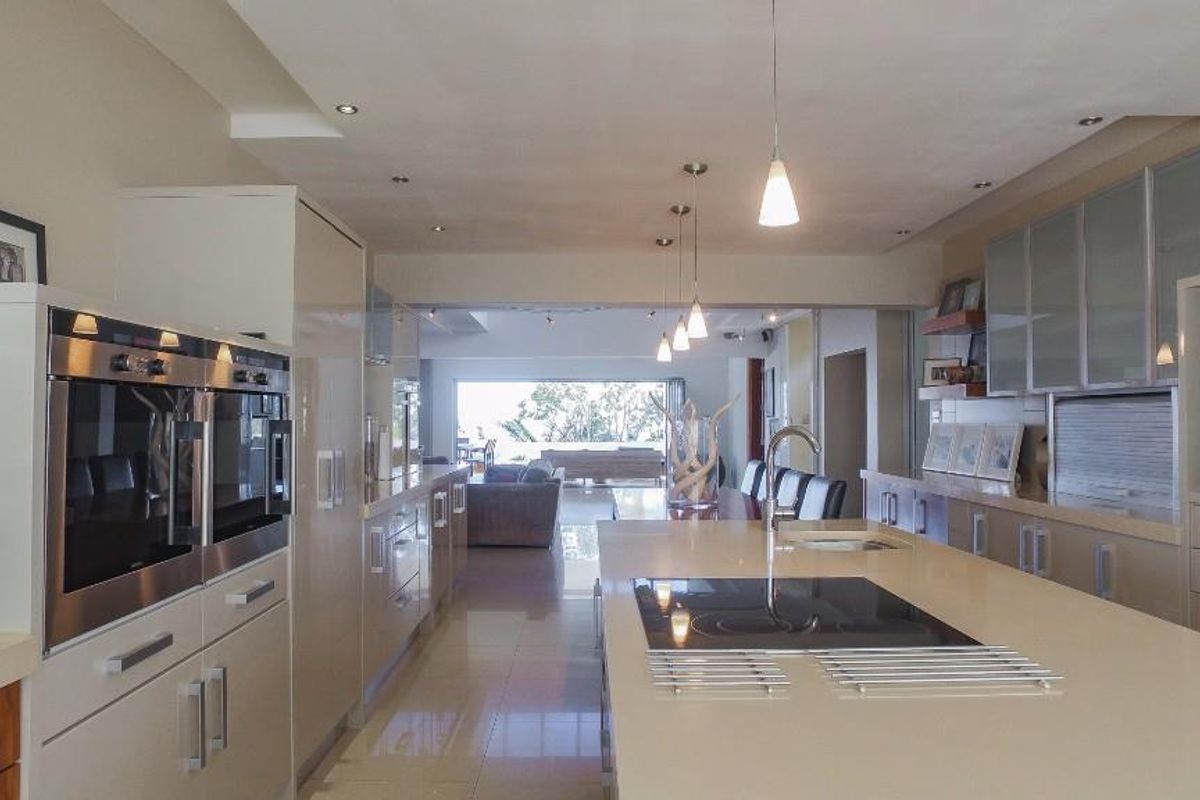 4 Bedroom House for sale in Plattekloof - Photo 4