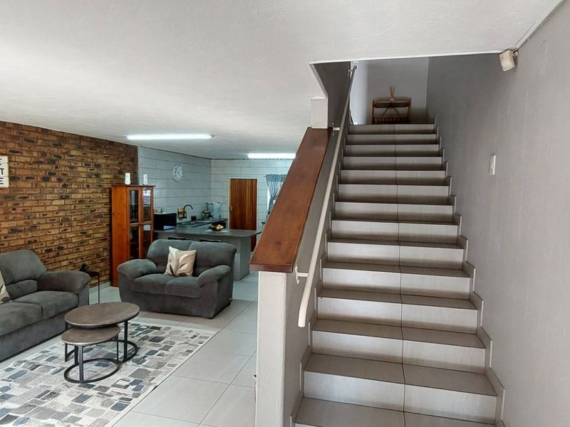 Modern Duplex with Patio & Pet Friendly Private Garden - Photo 3