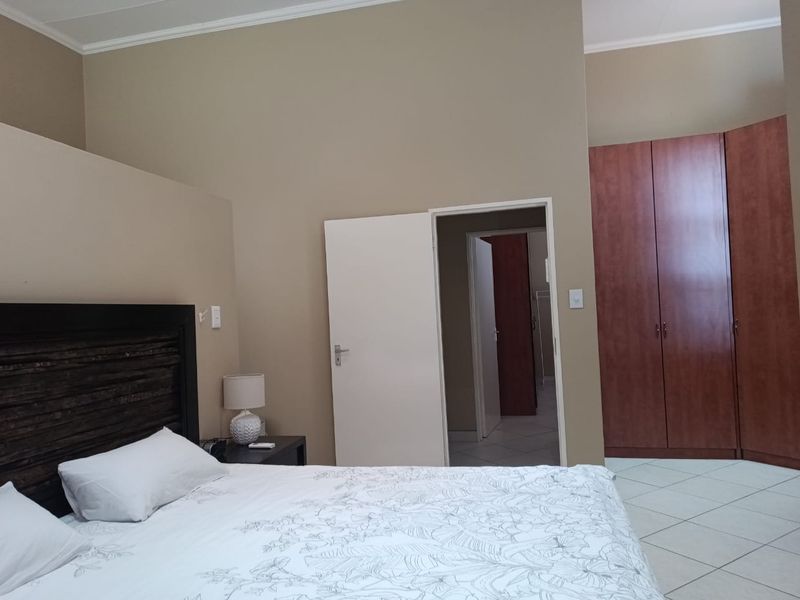 3 Bedroom Townhouse For Sale in Olympia - Photo 9