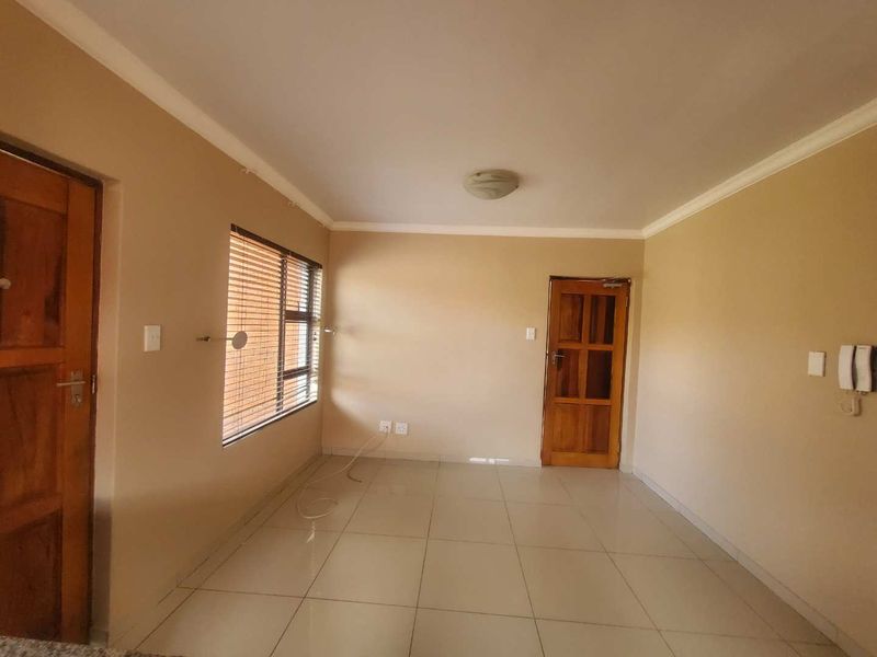 Embrace elegance and safety in Groblers Park! - Photo 2