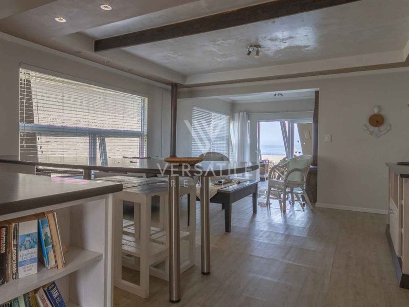 Beach Front Town House for Sale - Photo 10